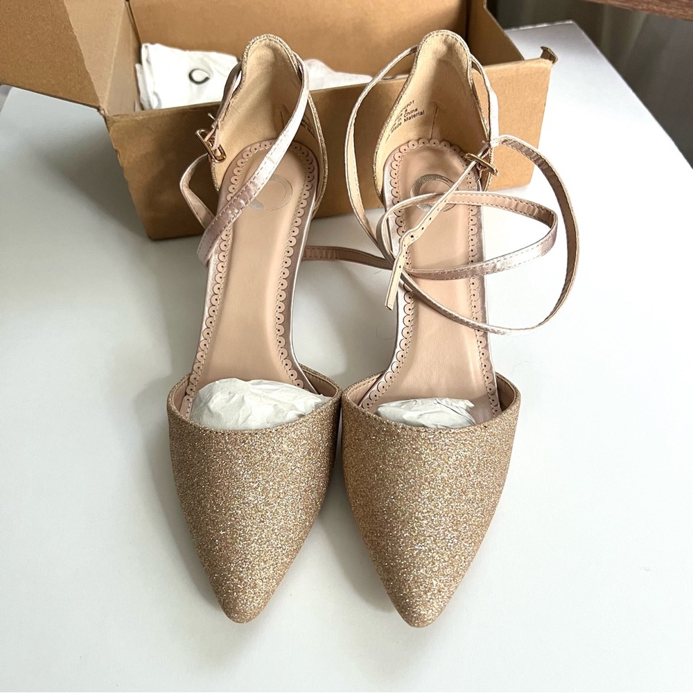 Journee Collection Luela Pump Rose Gold Size 8